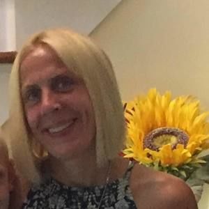 Meet your Posher, Donielle